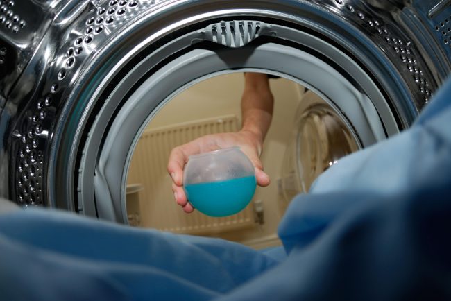 Giặt áo khoác lông vũ bằng tay