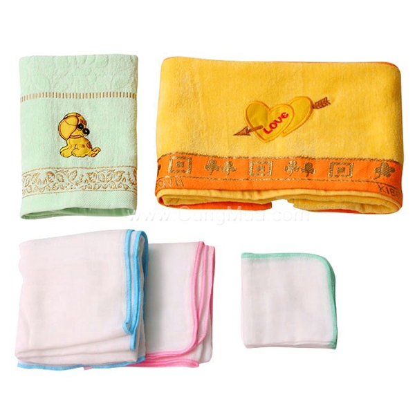 Cuộn trong khăn lông khô