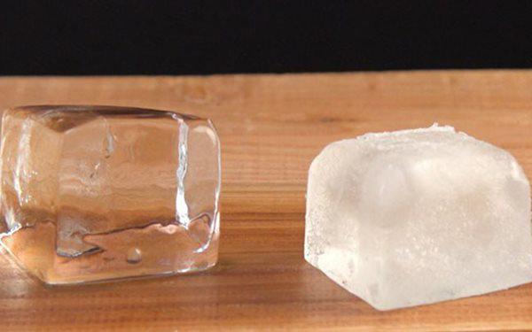 4 tuyệt chiêu làm đá viên trong suốt, nhìn thích mê uống phê đã đời