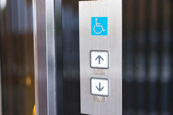 7 món đồ tuyệt đối không nên chạm khi vào bệnh viện, cái thứ 4 phải đặc biệt lưu ý