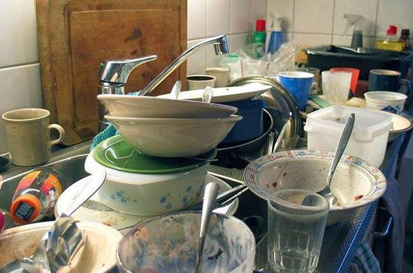 Bát đũa “tắm” ngập dầu mỡ cũng sạch bong trong 1 nốt nhạc nhờ mẹo nhỏ vạn người mê này