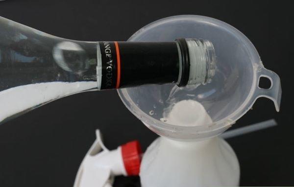 Các mẹ bỉm nước ngoài “rỉ tai” nhau mua vodka về nhà, nghe lý do ai cũng thán phục