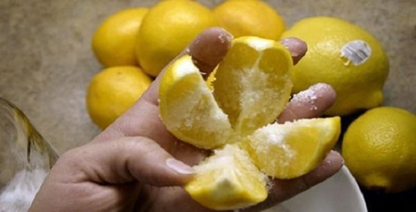 Cắt tư quả chanh đặt đầu giường, mẹ trẻ ngỡ ngàng thấy thành quả sau 1 đêm