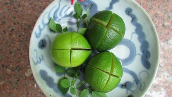 Cắt tư quả chanh đặt trên đầu giường, sáng hôm sau điều kì diệu bất ngờ xảy ra