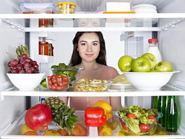 Để quên áo trắng cũ trong tủ lạnh, mẹ trẻ gặp điều kì diệu sau 1 tiếng