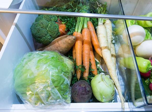 Đồ ăn bỏ tủ lạnh cả tuần vẫn tươi rói nhờ 8 bí quyết “gia truyền” nhỏ mà có võ