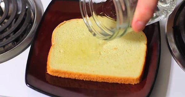 Đổ giấm vào cuộn giấy vệ sinh: Chị em tưởng vô bổ nhưng công dụng bất ngờ