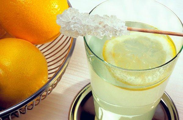 Hàng xóm đổ coca vào bồn cầu ai nhìn cũng mắng, khi thấy thành quả mọi người đều câm nín