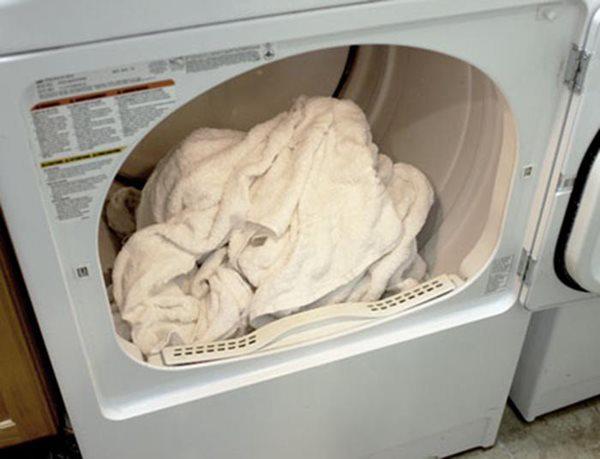 Khăn tắm bốc mùi sau mỗi lần sử dụng, làm cách này sẽ thơm phức như mới