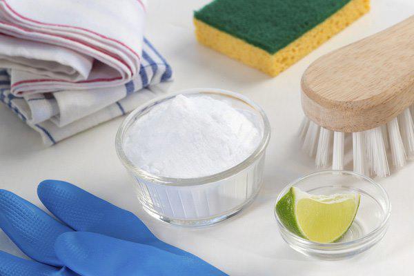 Nghe lời hàng xóm rắc baking soda lên giường, sáng dậy mẹ trẻ ngỡ ngàng với kết quả