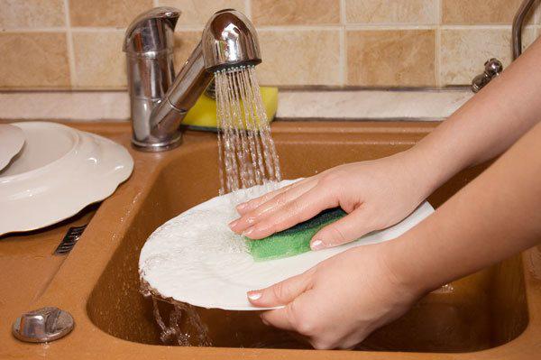 Sử dụng nước rửa bát theo cách này, chuyên gia kinh hãi thốt lên: Sai lầm!