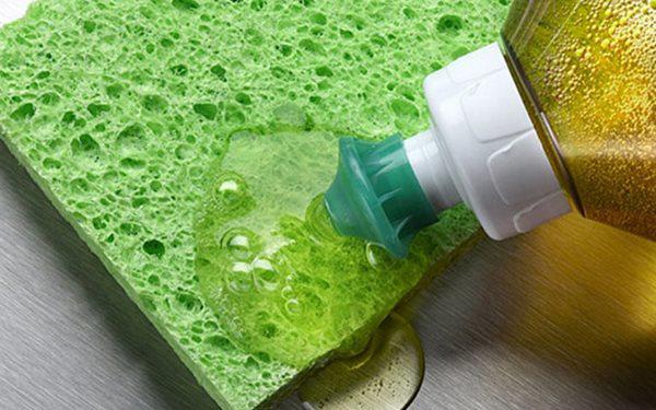 Sử dụng nước rửa bát theo cách này, chuyên gia kinh hãi thốt lên: Sai lầm!