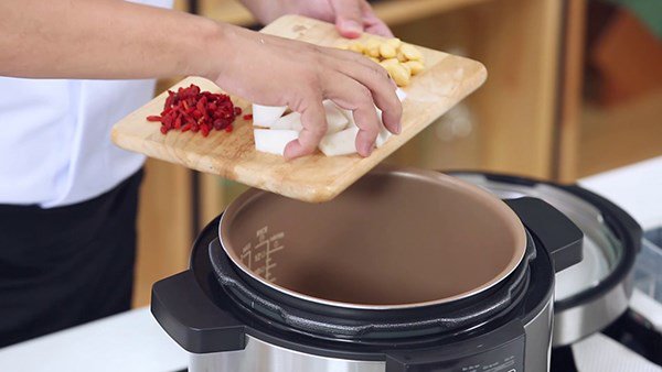 3 sai lầm khi sử dụng khiến nồi áp suất nổ như bom, lấy mạng cả nhà