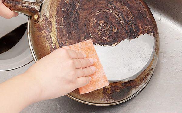 8 sai lầm biến chảo chống dính thành “ổ độc”, 99% gia đình Việt đều mắc mà không biết