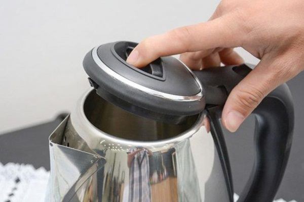 Dùng ấm siêu tốc không biết những điều này có ngày nổ tung như bom