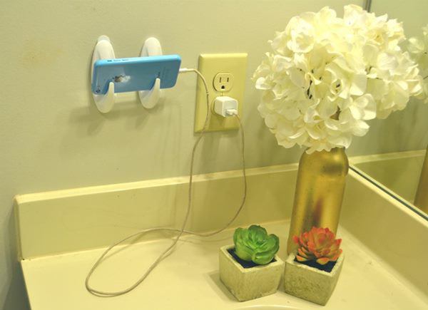 Móc dán tường suốt ngày bong tróc, làm theo cách này chắc như đinh