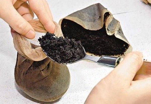 Uống cà phê xong đừng vội bỏ bã, tận dụng theo cách này sẽ thấy thành quả bất ngờ