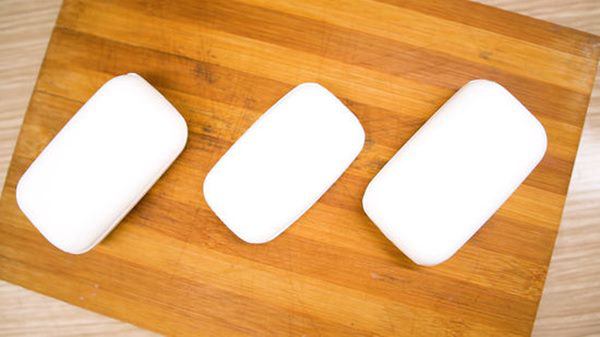 Vợ nhét xà bông vào tất thả trong bồn cầu, chồng cấm cản rồi phục sát khi biết lý do